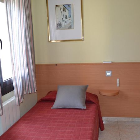 Hostal Bartis Figueres  Room photo