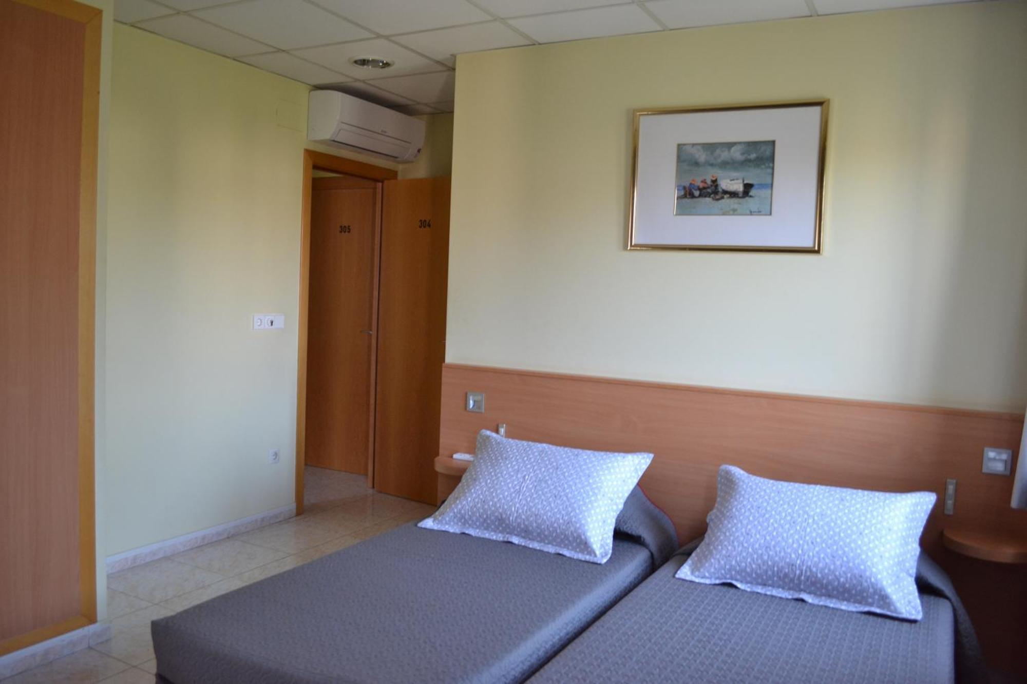 Hostal Bartis Figueres  Room photo