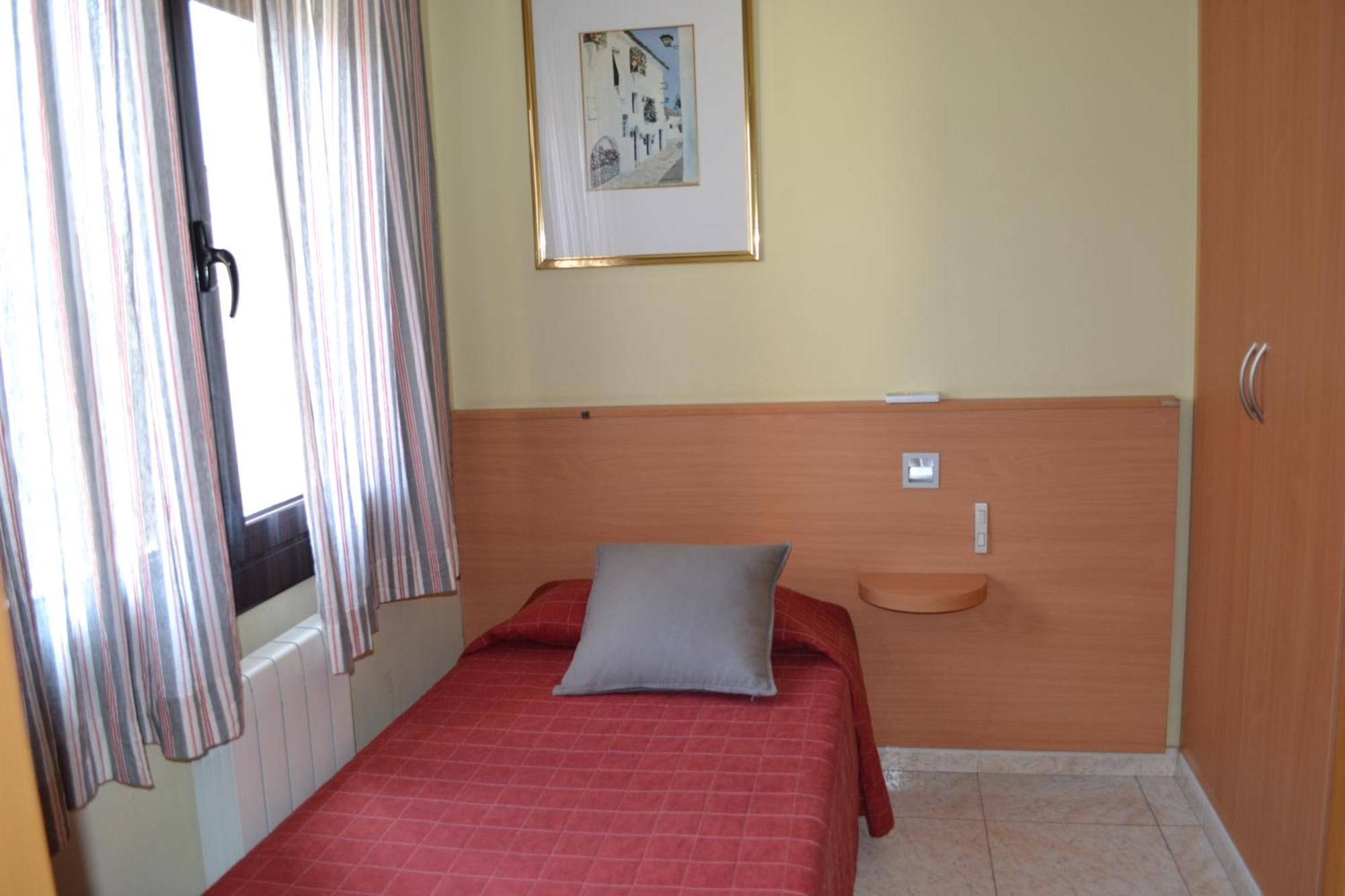 Hostal Bartis Figueres  Room photo